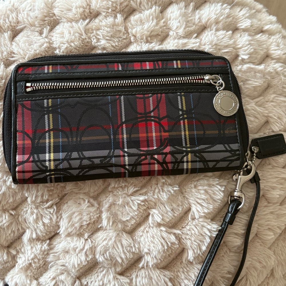 Coach Poppy Signature C Black Multi Tartan Accordion Zip Around Large Wristlet - Picture 2 of 11